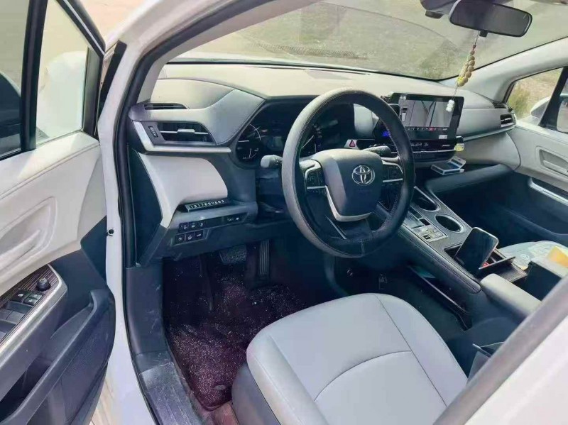 济南25年丰田格瑞维亚5