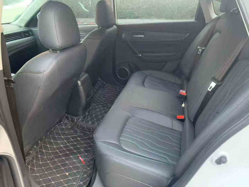 珠海25年东风风行6