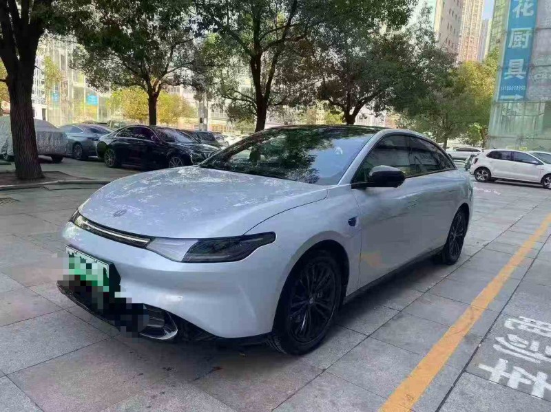 苏州25年零跑汽车C012