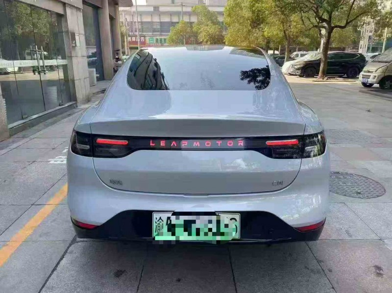 苏州25年零跑汽车C019