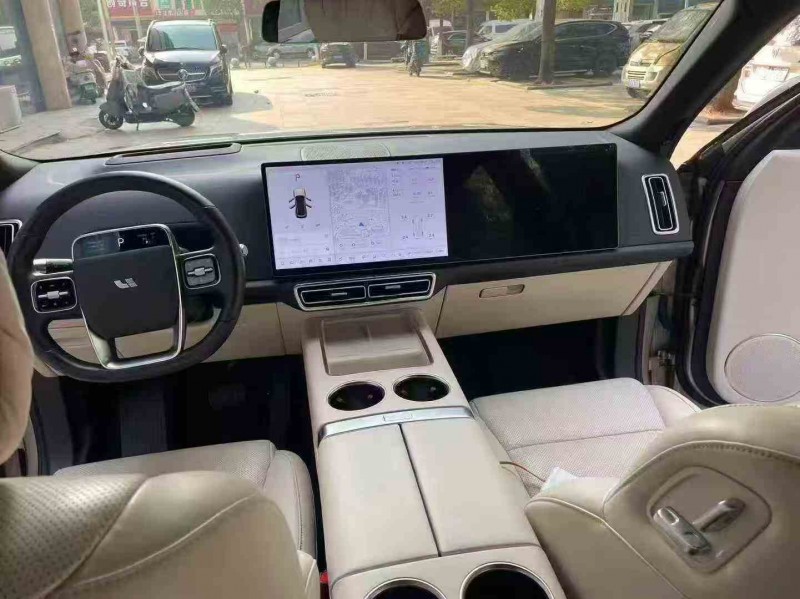 淮安23年理想L84