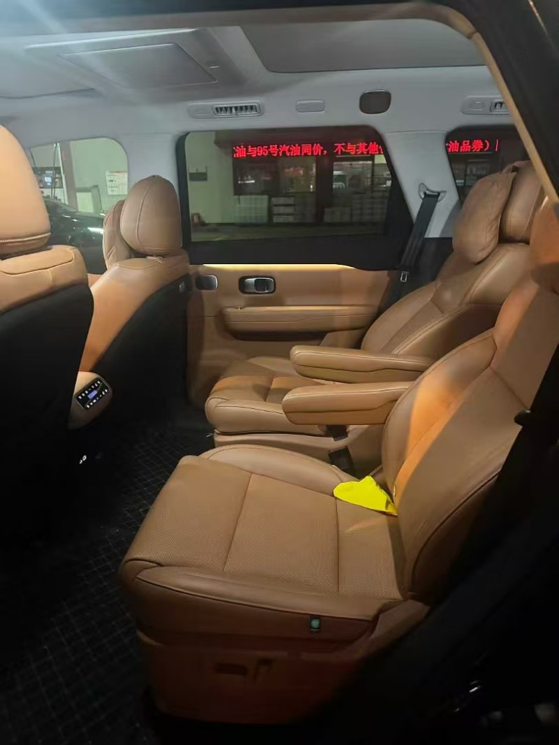 南昌24年零跑汽车C165