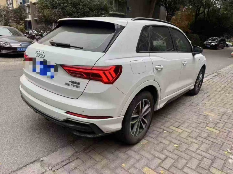 连云港21年奥迪Q38