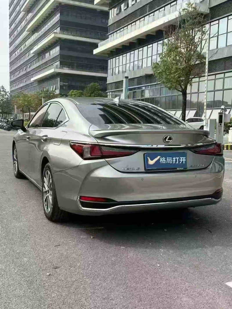 深圳23年雷克萨斯ES7