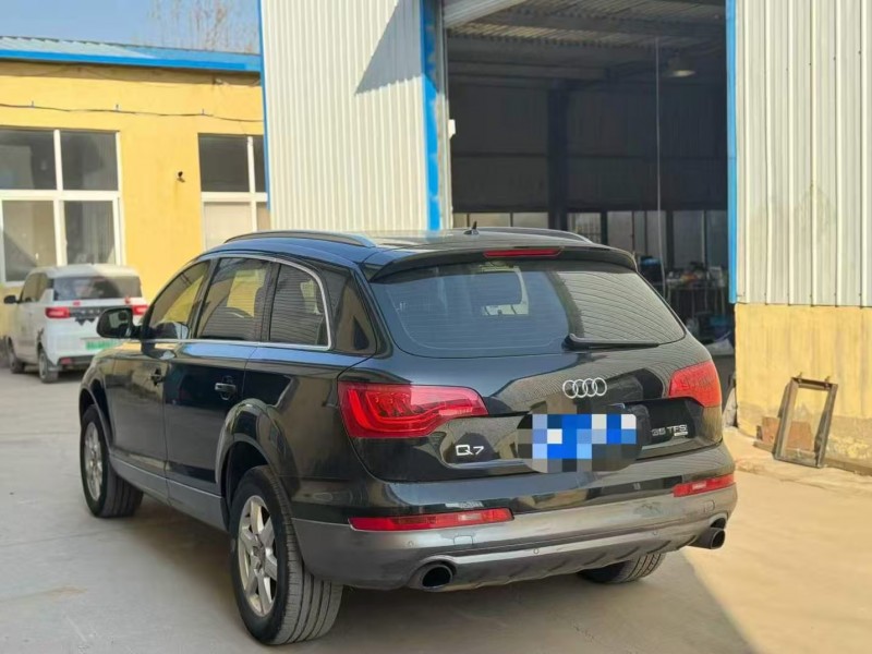 青岛13年奥迪Q77