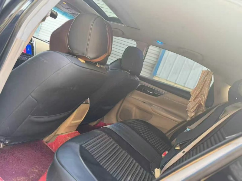 青岛15年日产天籁4