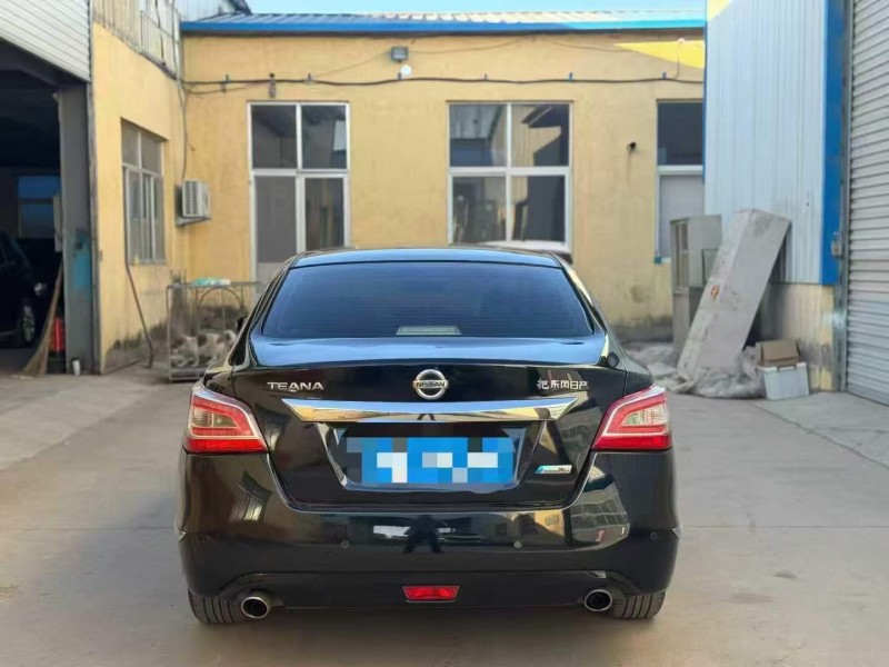 青岛15年日产天籁9