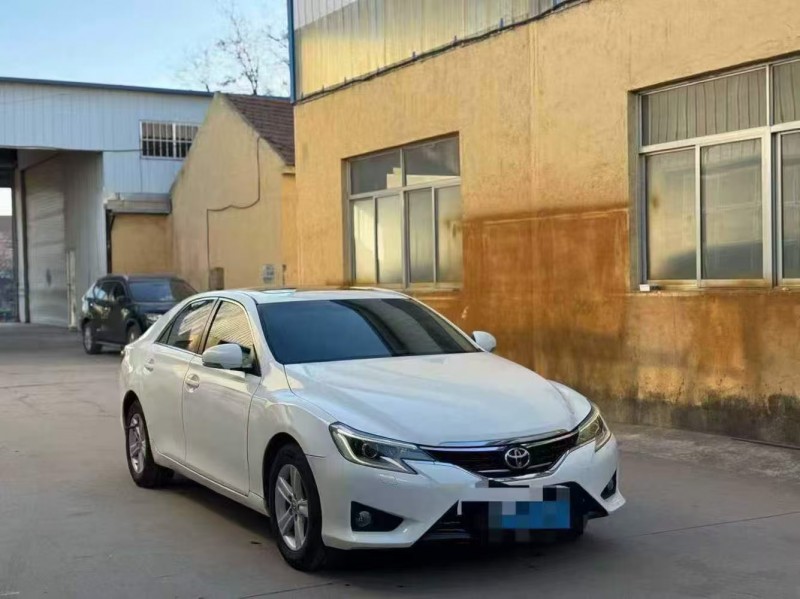 青岛15年丰田锐志3