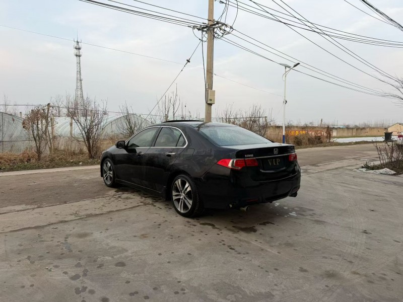 徐州13年本田思铂睿3