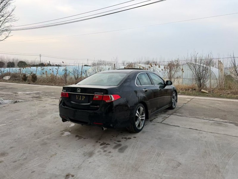 徐州13年本田思铂睿4