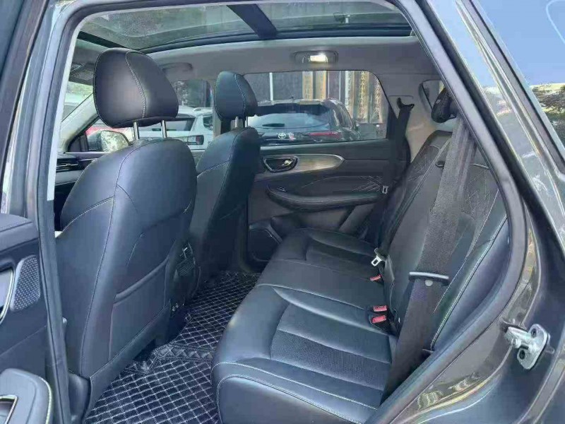 湘潭22年荣威RX55