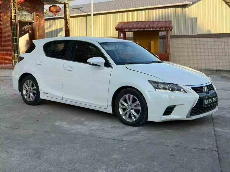 汕头14年雷克萨斯CT2