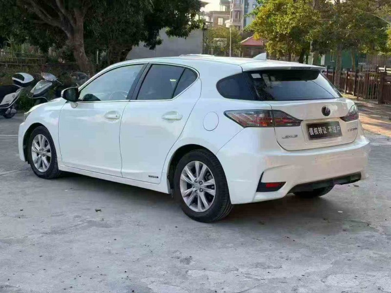 汕头14年雷克萨斯CT8