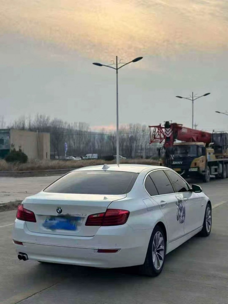 济南16年宝马5系8