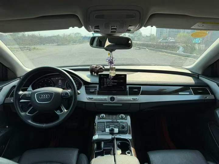 北海18年奥迪A8L6