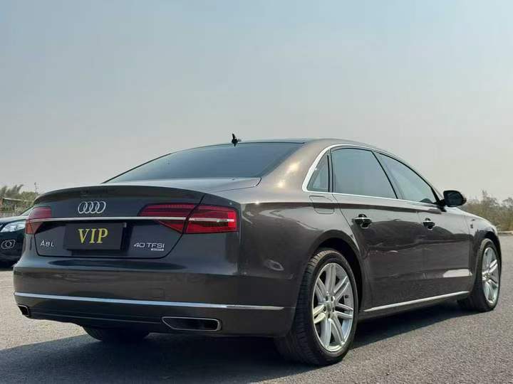 北海18年奥迪A8L9