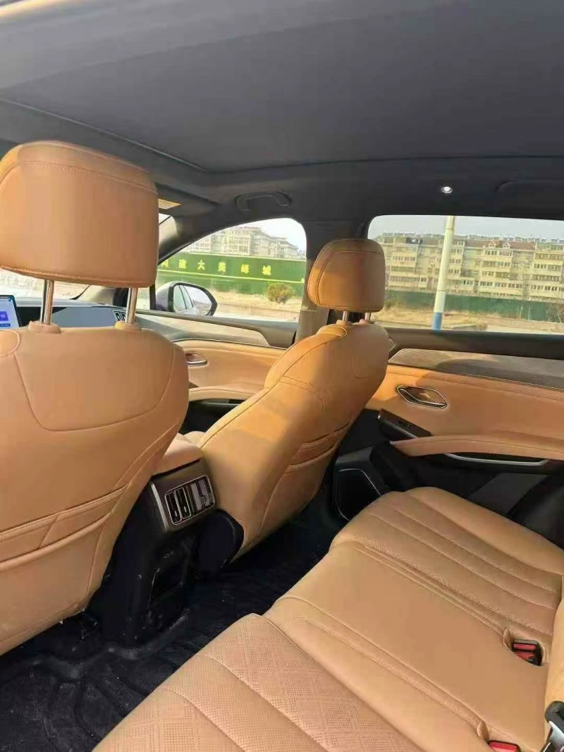 济南25年比亚迪宋4