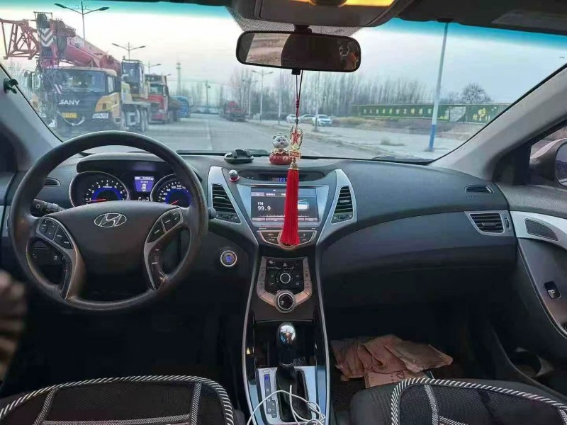 济南17年现代朗动6