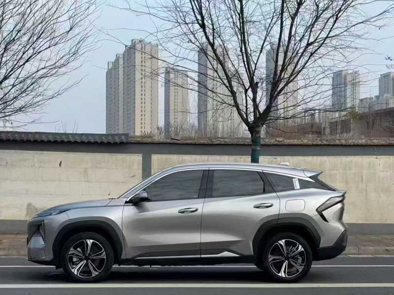 郑州25年吉利银河2