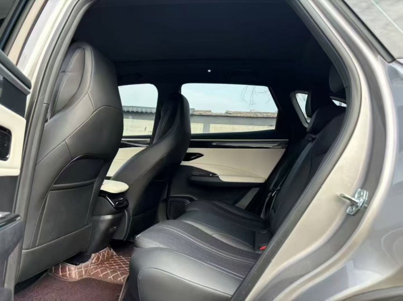 郑州25年吉利银河4