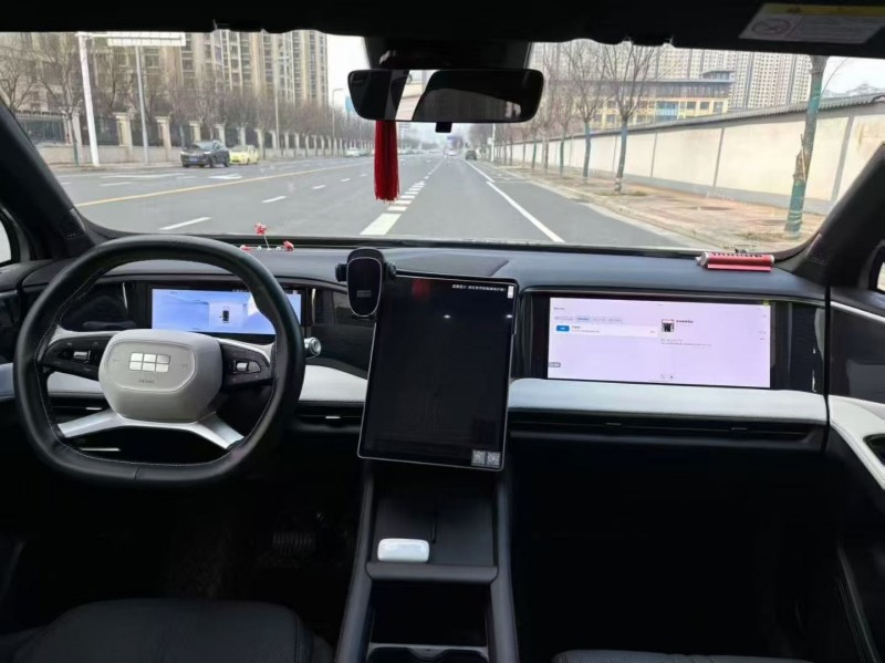 郑州25年吉利银河5