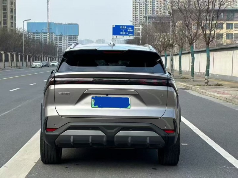 郑州25年吉利银河9