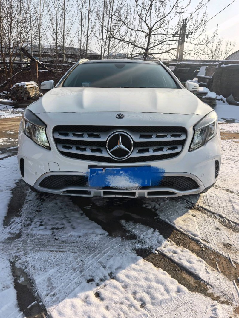 济源17年奔驰GLA1