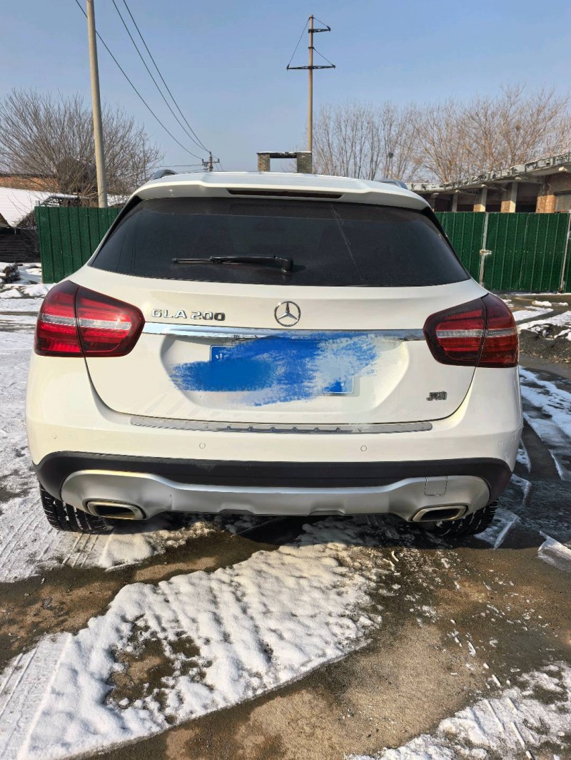 济源17年奔驰GLA3