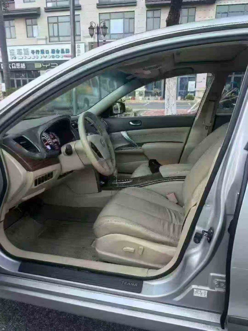 南平11年日产天籁5