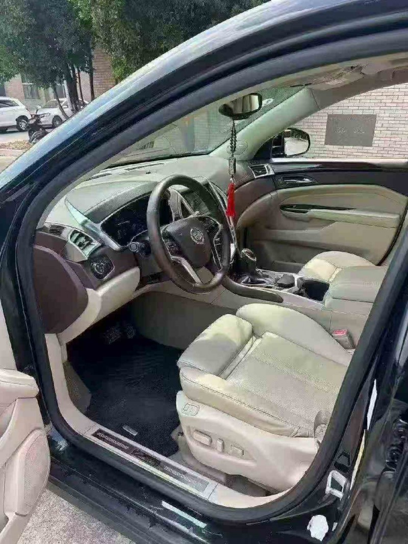 南平15年凯迪拉克SRX4