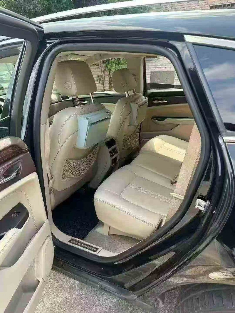 南平15年凯迪拉克SRX5