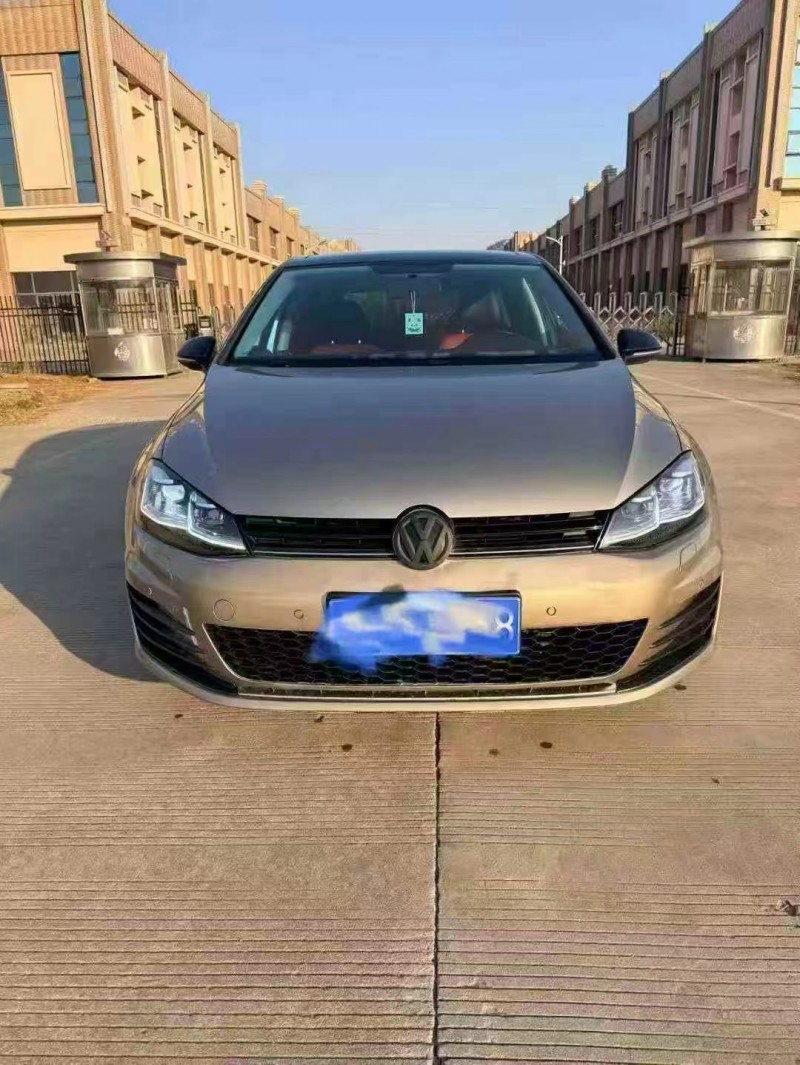 济南17年大众高尔夫1