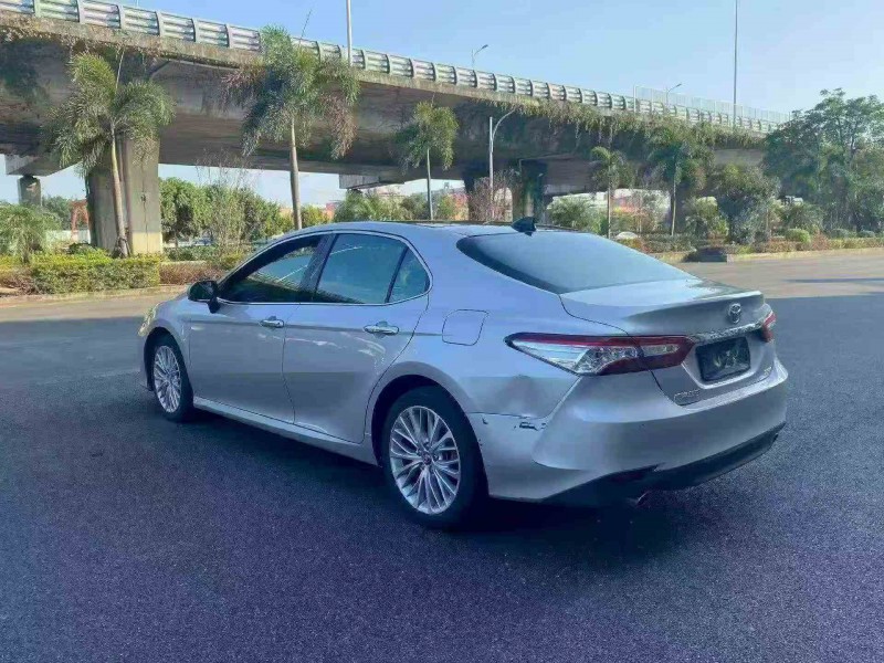 泉州20年丰田凯美瑞8