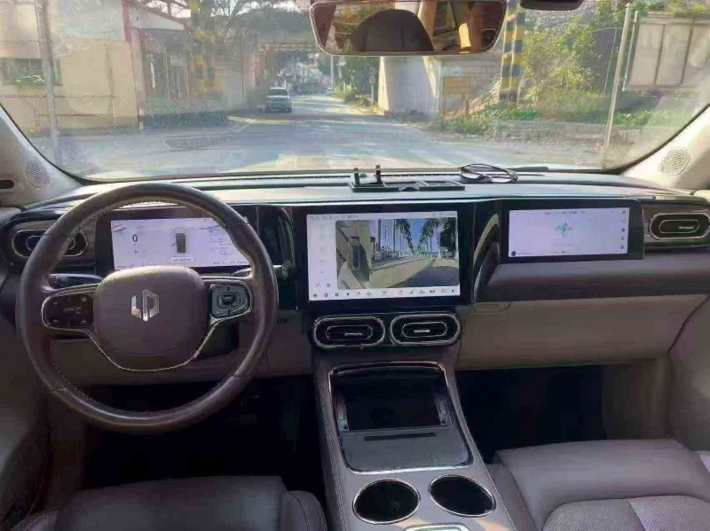 南平23年零跑汽车C116