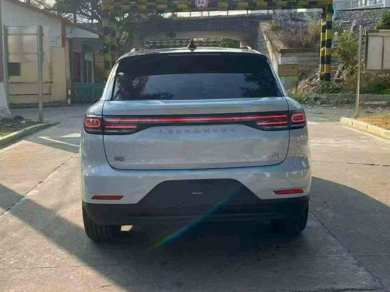 南平23年零跑汽车C119