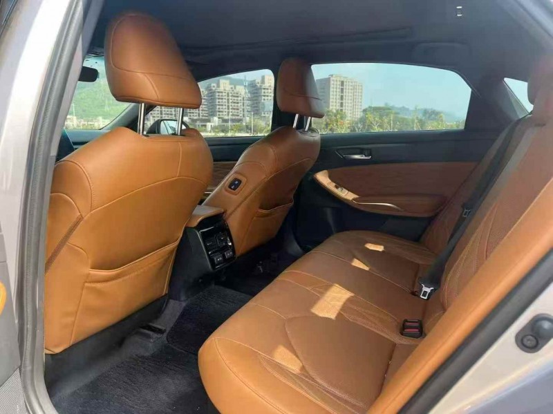 广州22年丰田亚洲龙8