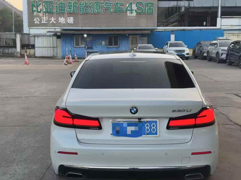 广州21年宝马5系9