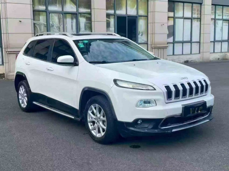 厦门17年Jeep自由光3