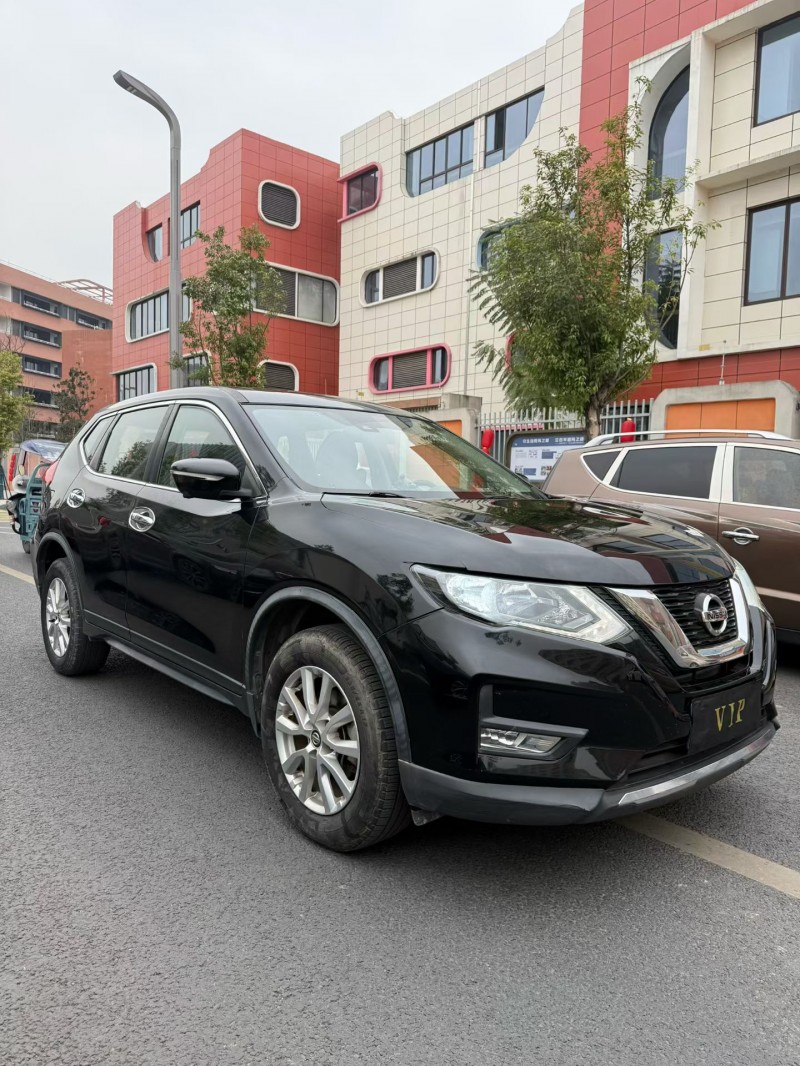 成都19年日产奇骏2