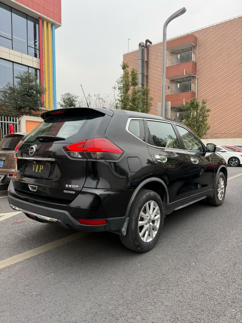 成都19年日产奇骏4