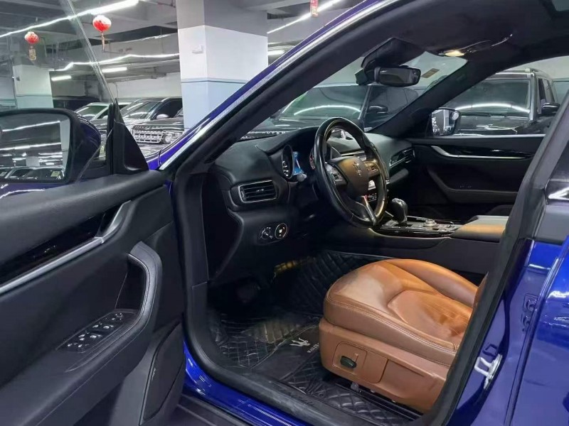 广州18年玛莎拉蒂Levante4