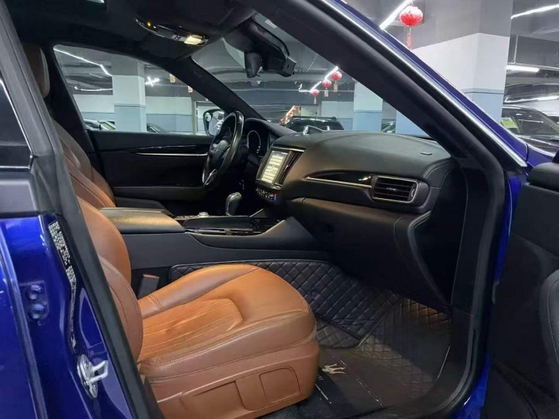 广州18年玛莎拉蒂Levante8