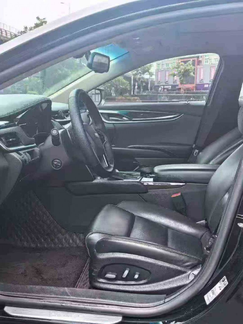 南平18年凯迪拉克XTS6