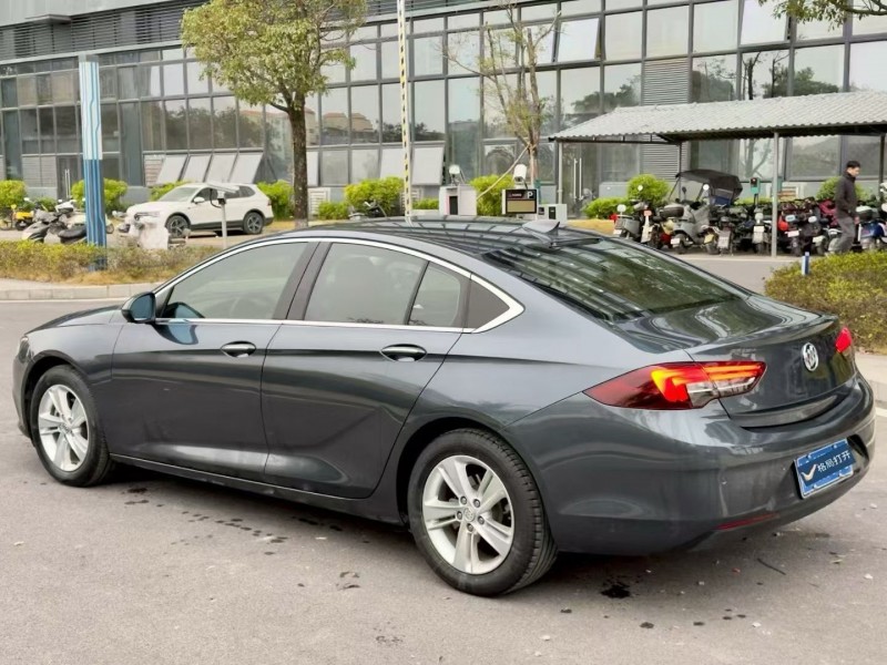 东莞20年别克君威8