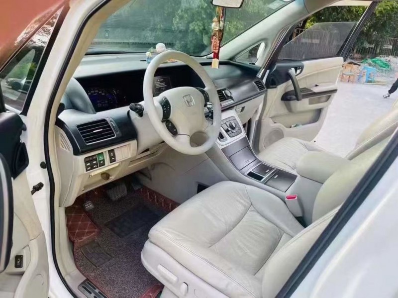 广州13年本田艾力绅3