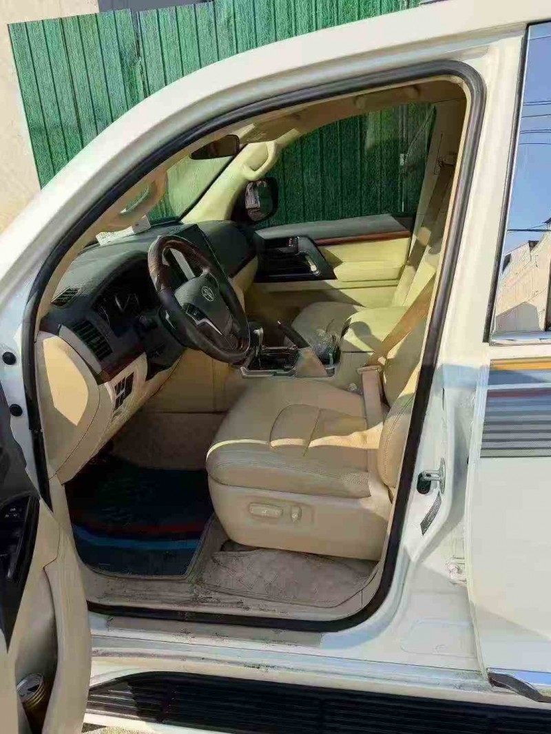 东营18年丰田兰德酷路泽5