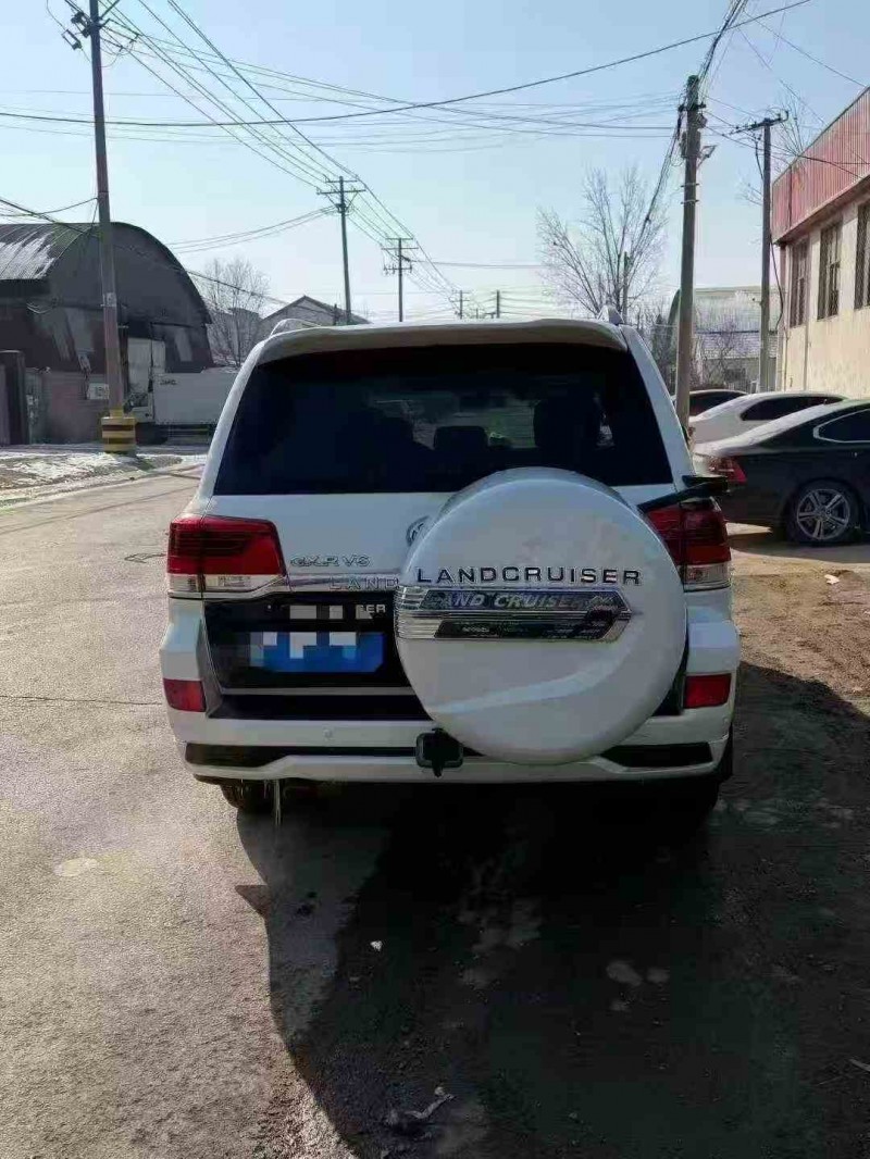 东营18年丰田兰德酷路泽8