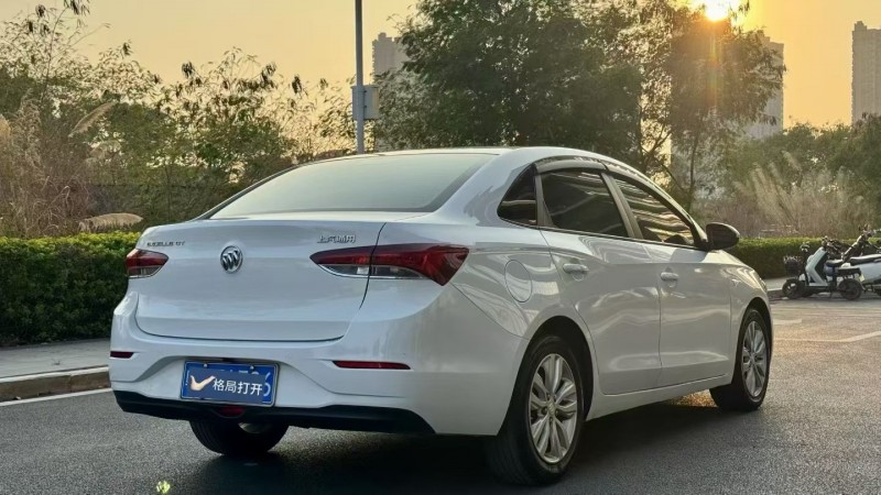 东莞21年别克英朗8