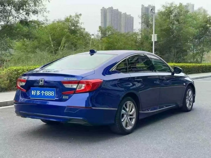 东莞19年本田雅阁8