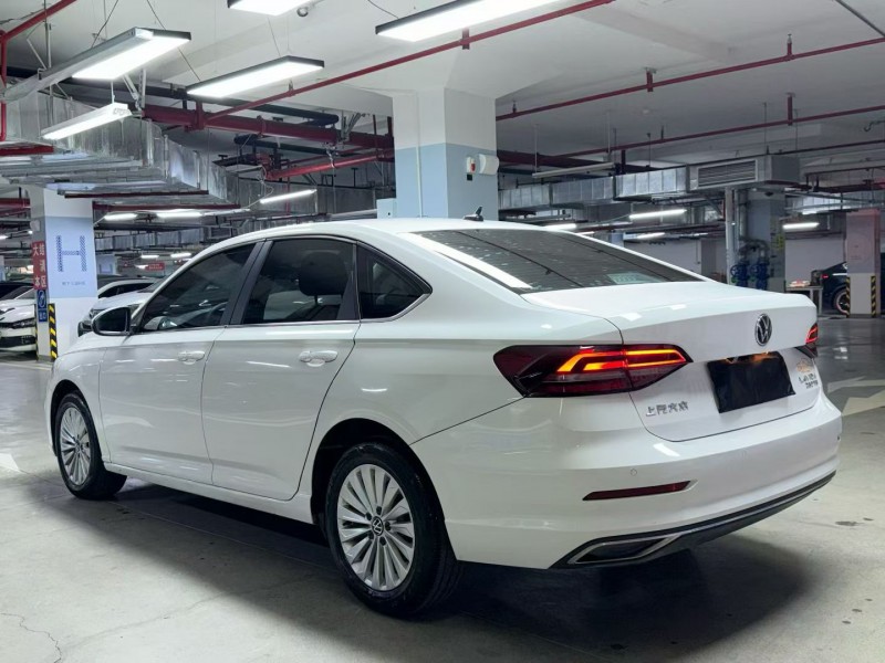 成都21年大众朗逸8